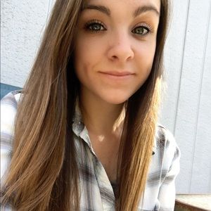 Meet your Posher, Corina